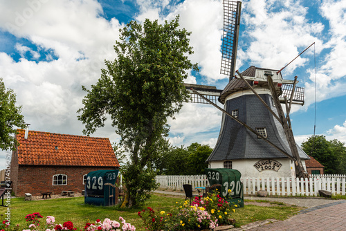 Historische Mühle in Werdum in Ostfriesland