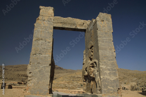 kamienne ruiny starożytnego miasta persepolis w iranie