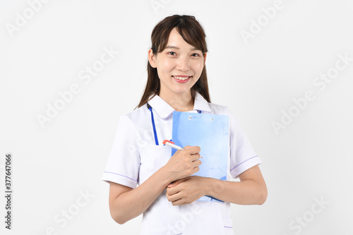 笑顔の女性の医療従事者