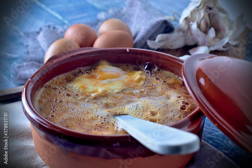 Sopa castellana o sopa de ajo