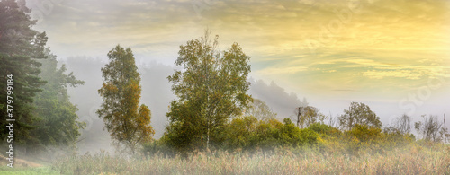 jesienny krajobraz z Mazur w północno-wschodniej Polsce
