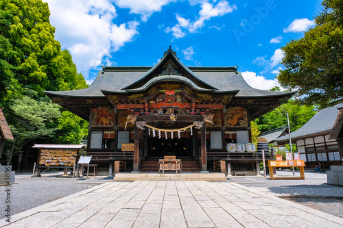 新緑の秩父神社 拝殿