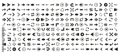 Arrows icon set in flat style on white background. Thin line. Web design. Vector illustration.