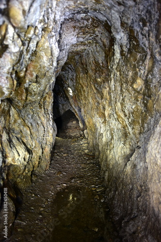 Kopalnia Złota w Złotym Stoku, opuszczona Sztolnia Książęca, niebezpieczny chodnik nieczynnej kopalni, Gold Mine 