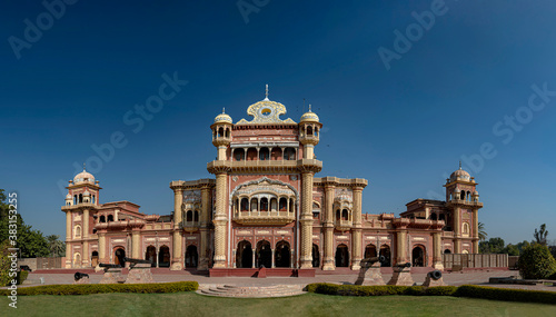 he Faiz Mahal is a palace in Khairpur, Sindh, Pakistan. It was built by Mir Sohrab Khan in 1798 as the principal building serving as the sovereign's court for the royal palace complex of Talpurs 