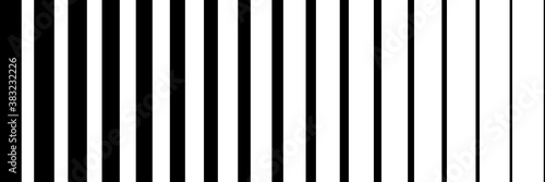 schwarze vertikale Linien auf weißem Hintergrund