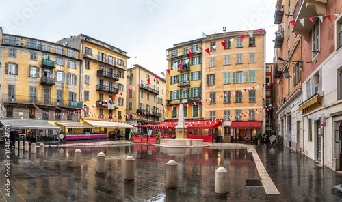 Place Rosetti dans le vieux Nice