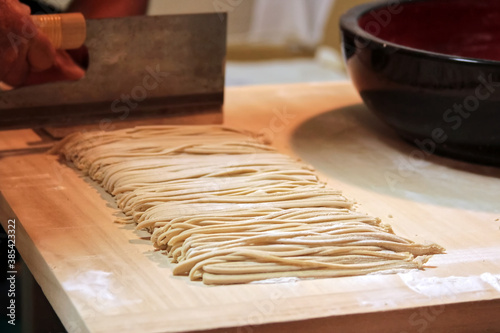 そば打ち 包丁で切る Making and Cutting Japanese Soba Noodle