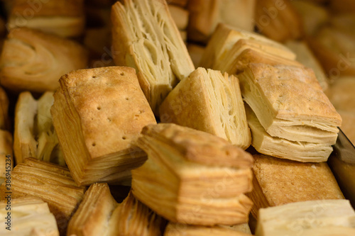 Criollitos, bizcochos horneados cuadrados típicos de argentina