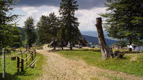 zejście do schroniska Nad Wierchomlą