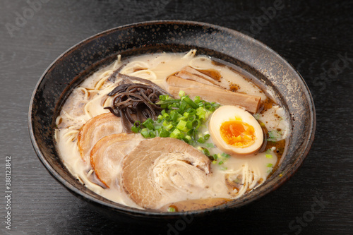 熊本風とんこつラーメン