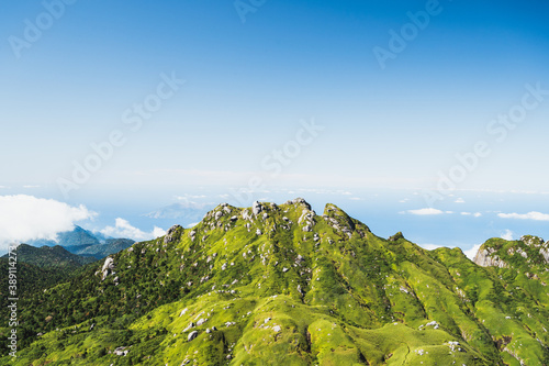 宮之浦岳から望む永田岳