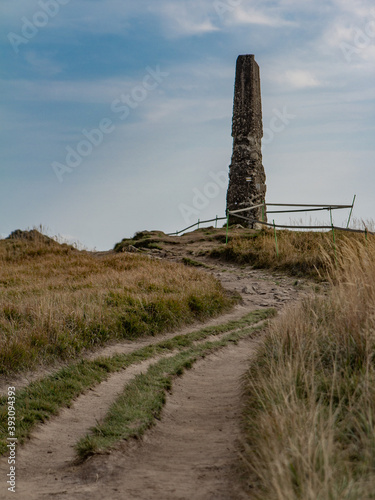 Obelisk na szczycie Wielkiej Rawki - Bieszczady 