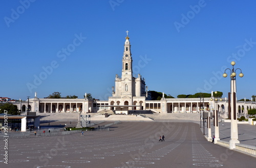 Sanktuarium Matki Bożej Fatimskiej w Portugalii. Ośrodek pielgrzymkowy w miejscu objawień Matki Bożej