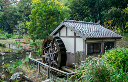 秋の上谷戸親水公園 水車小屋 （東京都稲城市）