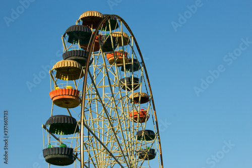 ferris wheel in city park