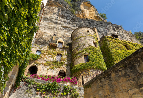  La Roque-Gageac scenic village on the Dordogne river, France