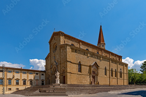 Die Kathedrale Santi Pietro e Donato in Arezzo in der Toskana in Italien