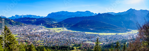 view in Garmisch-Partenkirchen - Kramer Mountain and Felsen-Kanzel