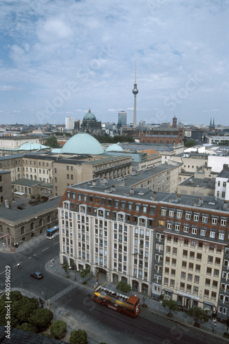 Berlin, am Gendarmenmarkt. Blick von der Kuppel des Franzoesisch
