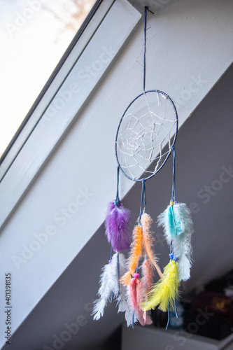 Traumfänger bei Fenster