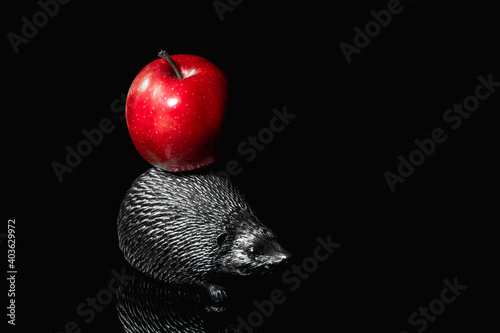 Jeż i jabłko