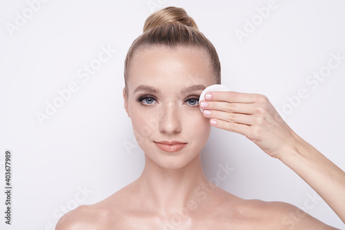 Make-up removal young skin
