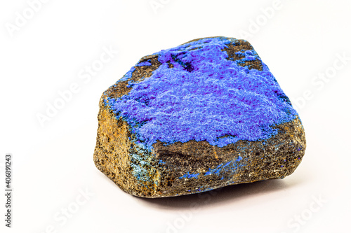 Cobalt is a chemical element present in the enameled mineral (CoAs2), which is used as a pigment for the blue tint in the entire industry worldwide