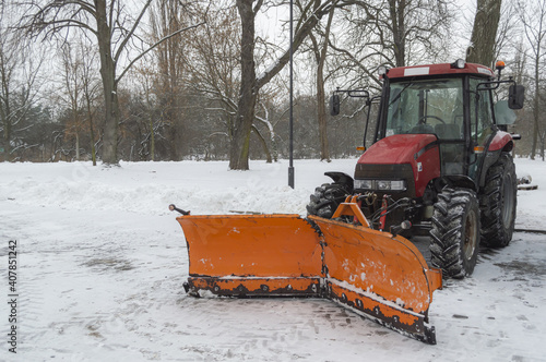 Plug śnieżny, odśnieżanie, traktor