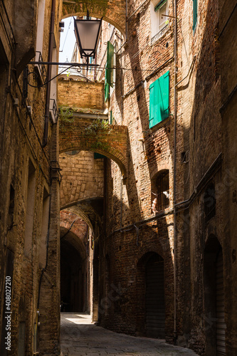 イタリア シエナの旧市街の路地裏