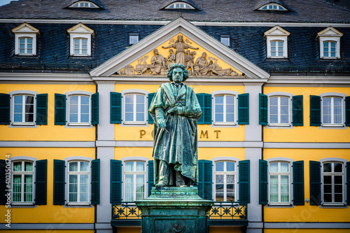 Beethoven Monument by Ernst Julius Hähnel, bronze statue of Ludwig van Beethoven unveiled in 1845 on the 75th composer's birth aniversary on Münsterplatz in Bonn, North Rhine-Westphalia, Germany