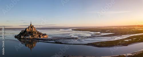 Le Mont-Saint-Michel Frankreich / Normandie zur Grenze der Bretagne.