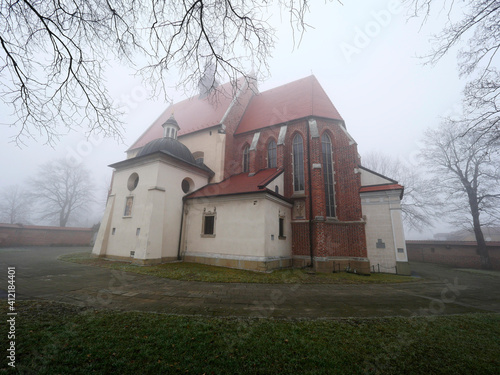 Kościół Dziesięciu Tysięcy Męczenników − gotycki murowany kościół parafialny z połowy XIV wieku, zbudowany z donacji królqa Kazimierza Wielkiego