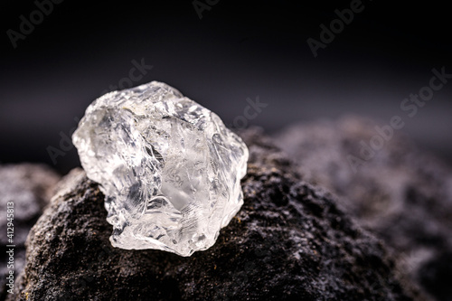 Petalite, petalite or castorite is an important mineral for obtaining lithium, battery industry, lithium source