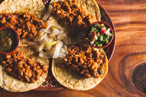 Tacos de chicharrón prensado