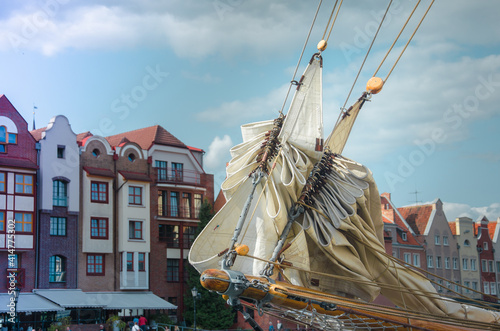 Gdańsk - port z perspektywy żagla
