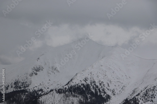 Zawierucha w Tatrach, zła pogoda w górach, zadyma, śnieżyca