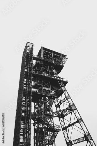 Wieża wyciągowa szybu kopalnianego