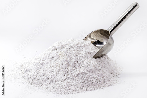 calcium oxide, also called quicklime, quicklime. Industrial product used in construction