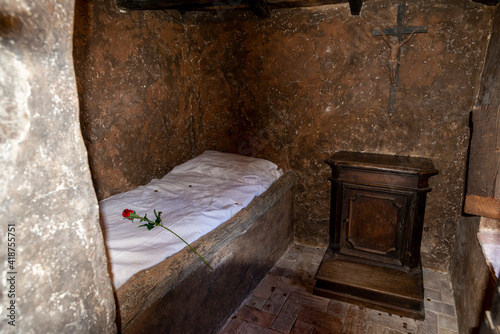 bedroom where santa rita was born in rocca porena