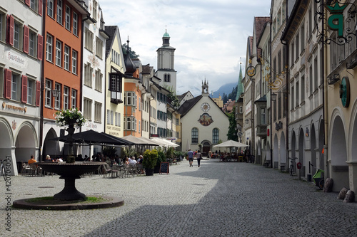 Brunnen und Johanniterkirche in Feldkirch