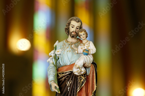 Saint Joseph and baby Jesus catholic image