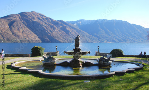 La fontana del parco Teresio Olivelli nel comune di Tremezzina, sulle rive del Lago di Como.