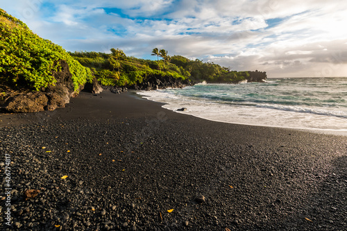 Pa'iloa Black Sand Beach, Wai'anapanapa State Park, Maui, Hawaii, USA