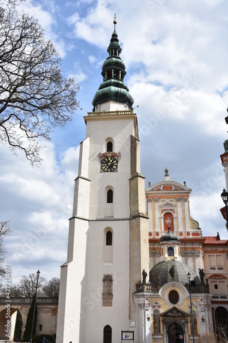 Zespół klasztorny opactwa cysterskiego w Henrykowie. Miejsce powstania Księgi Henrykowskiej w której zapisano pierwsze zdanie w języku polskim