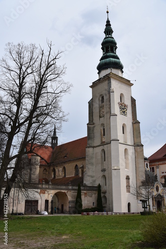 Zespół klasztorny opactwa cysterskiego w Henrykowie. Miejsce powstania Księgi Henrykowskiej w której zapisano pierwsze zdanie w języku polskim