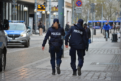 Policjanci prewencji podczas zabezpieczenia protestu. 