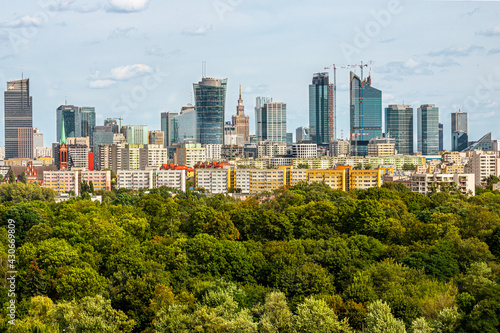 Warszawa Wola Park wieżowce centrum Warsaw Spire Varso Tower 