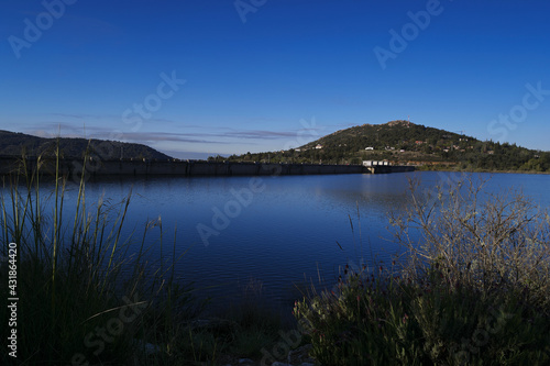 krajobraz jezioro woda niebo niebieskie natura widok 