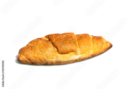 Rogalik croissant na białym tle